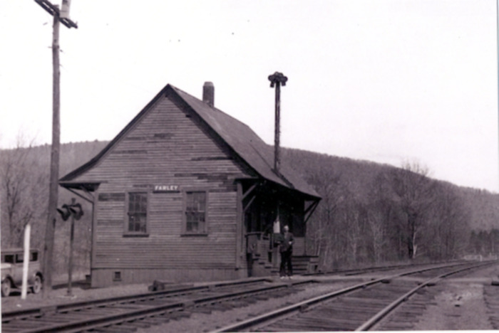 Farley Railroad Station